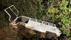 Veículo sai da pista e deixa 4 feridos na BR-472